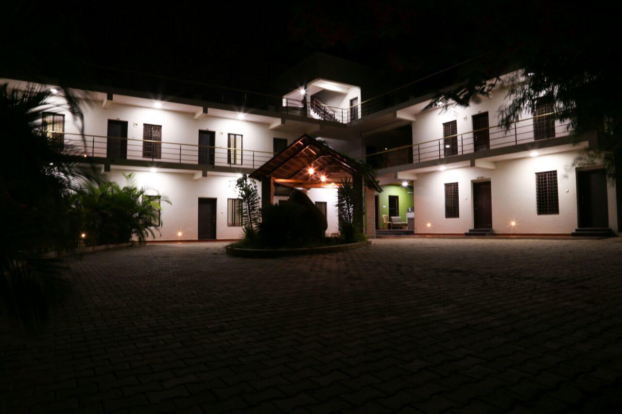 Golds Club & Resort Bayappanhalli Exterior photo