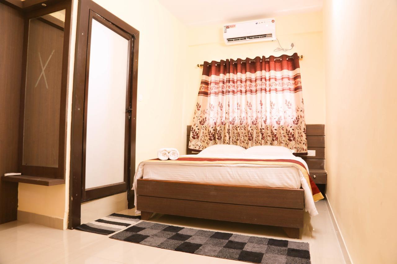 Golds Club & Resort Bayappanhalli Exterior photo